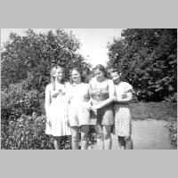 059-0225 Langendorf,Grete Zeleck mit Gitta, Hulda und Lieschen. Nachnahmen unbekannt.jpg